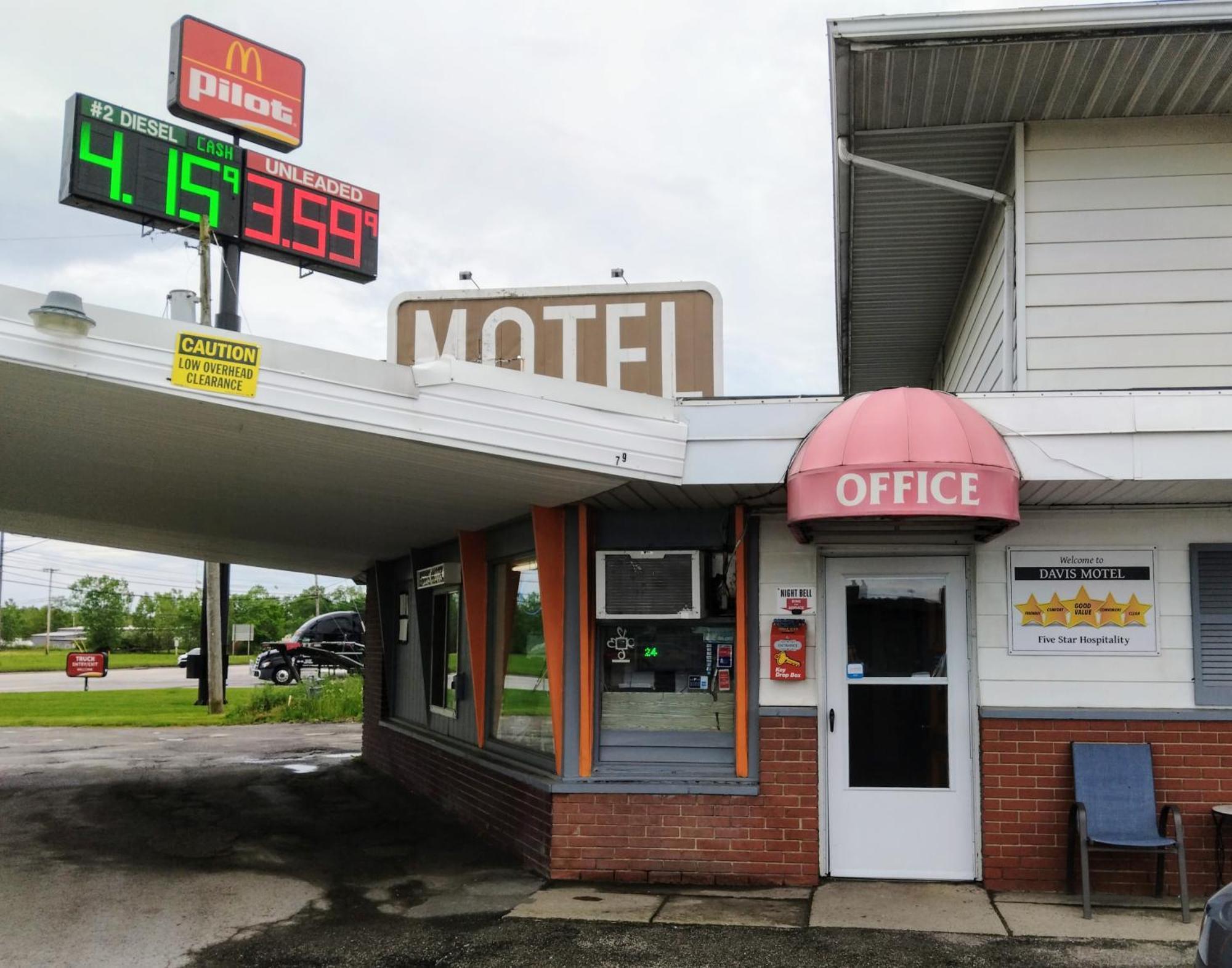 Davis Motel North Lima Bagian luar foto