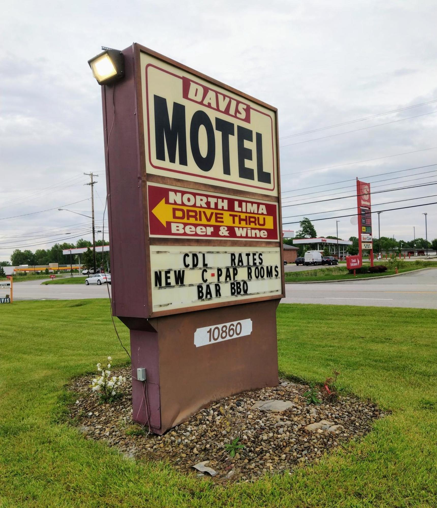 Davis Motel North Lima Bagian luar foto